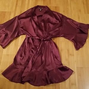 Victoria's secret very sexy satin robe/kimono